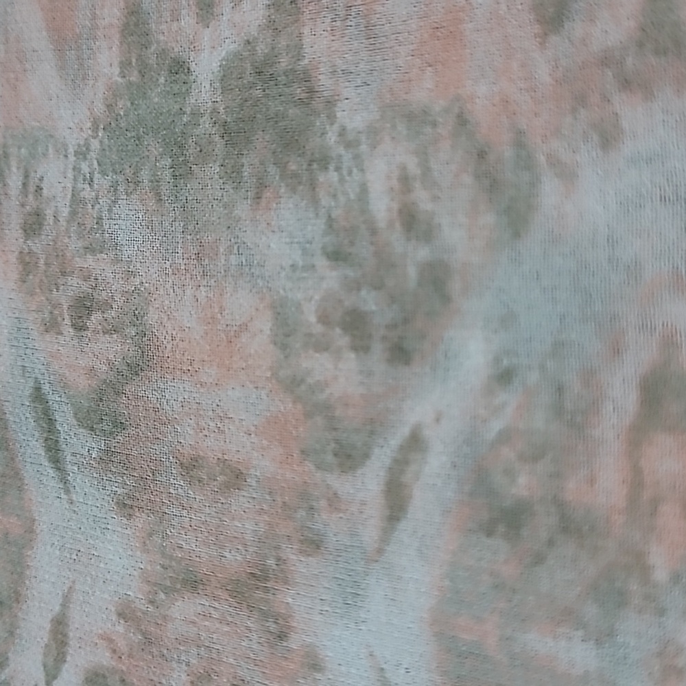 BCBGeneration Sheer Open Split Back Droptail Slee… - image 4